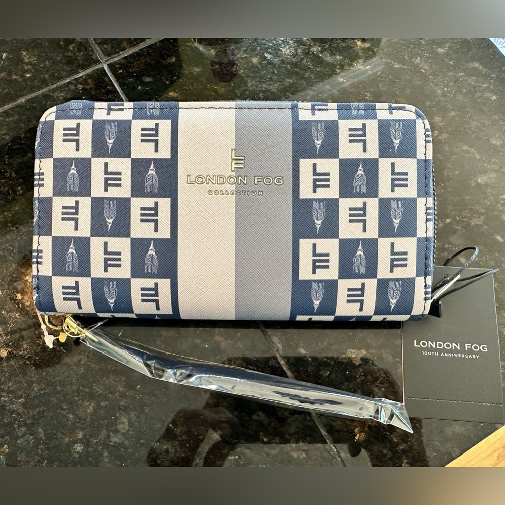 NWT London Fog Adalia Signature Zip Around Women's Wallet/Wristlet